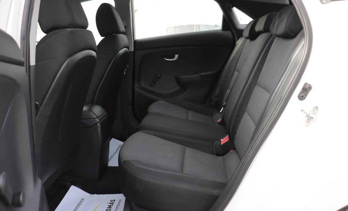 hyundai-i30-2013-diesel-1582cc