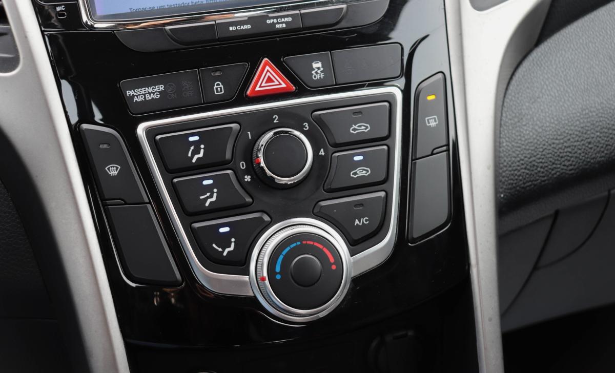 hyundai-i30-2013-diesel-1582cc