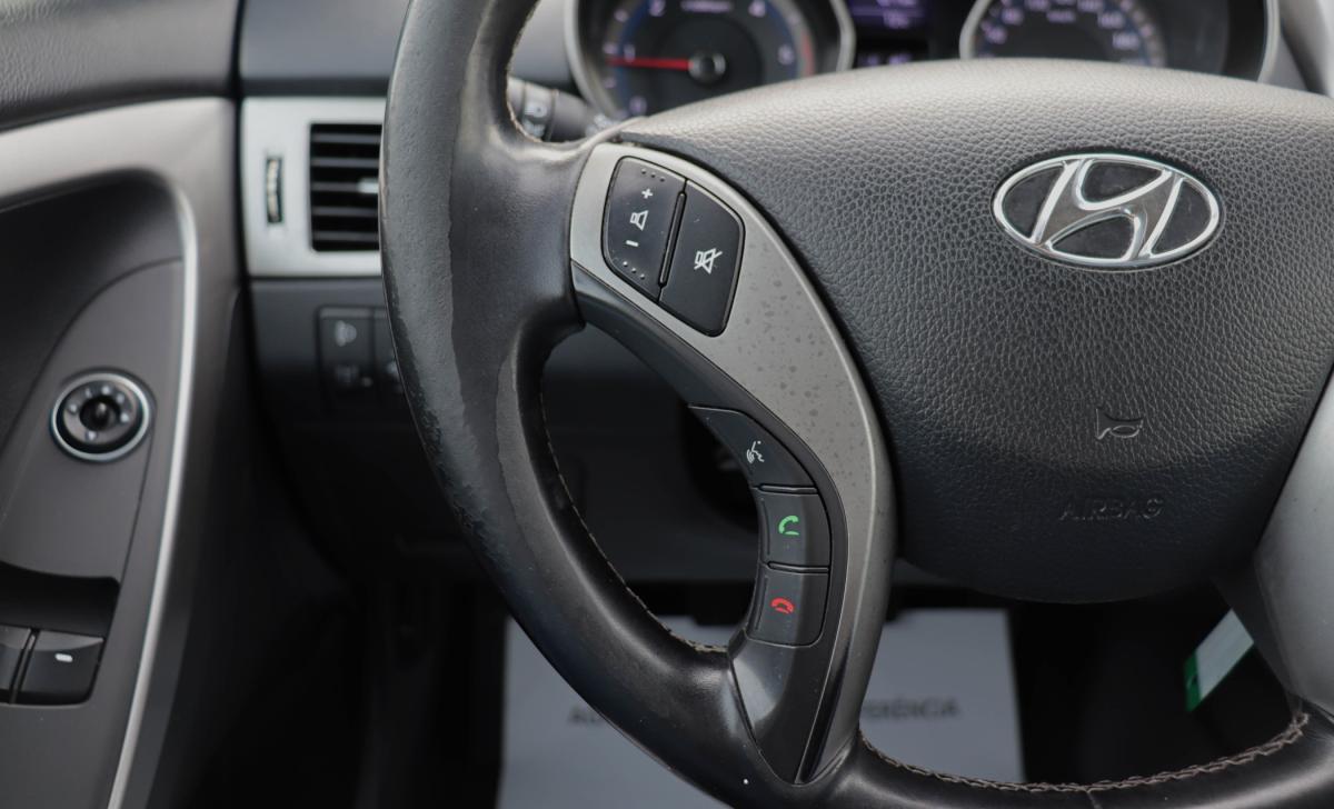 hyundai-i30-2013-diesel-1582cc