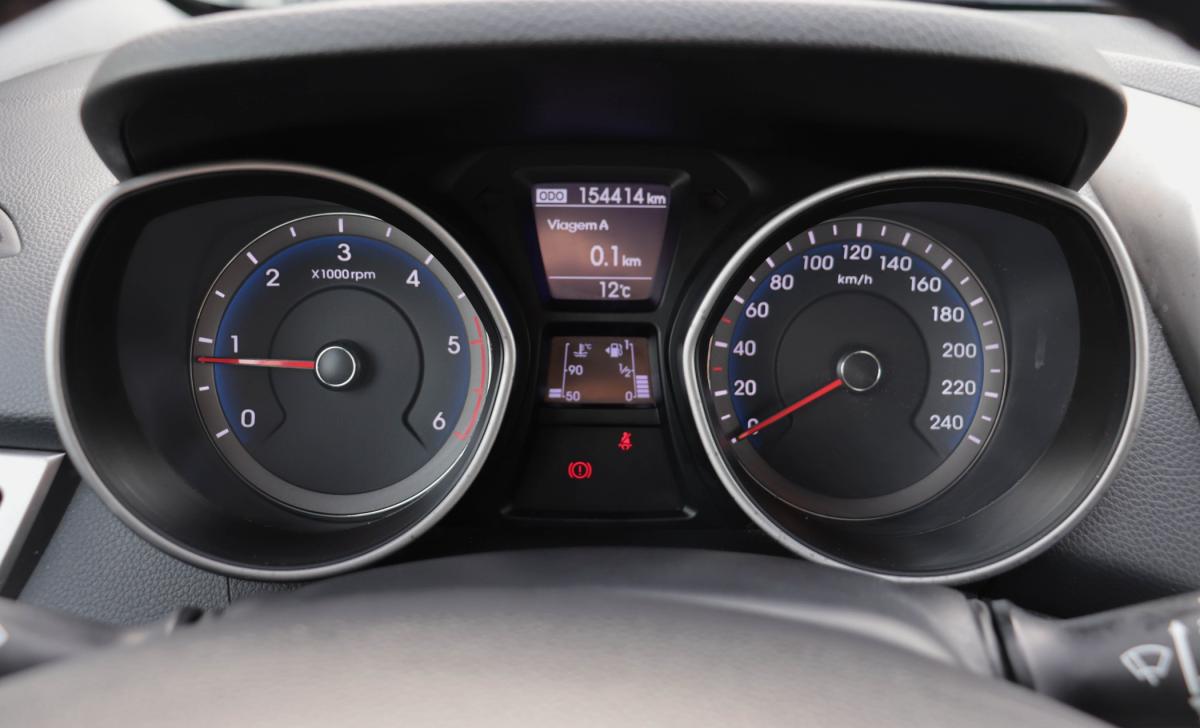 hyundai-i30-2013-diesel-1582cc