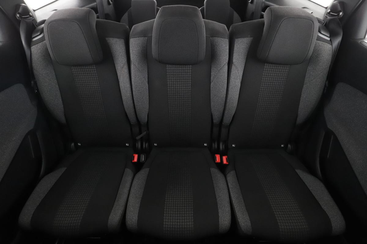 peugeot-5008-2023-gasolina-1199cc