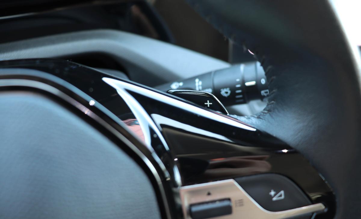 peugeot-308-2023-gasolina-1199cc