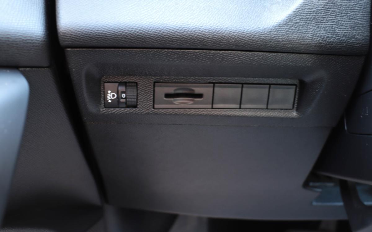 peugeot-308-2023-gasolina-1199cc