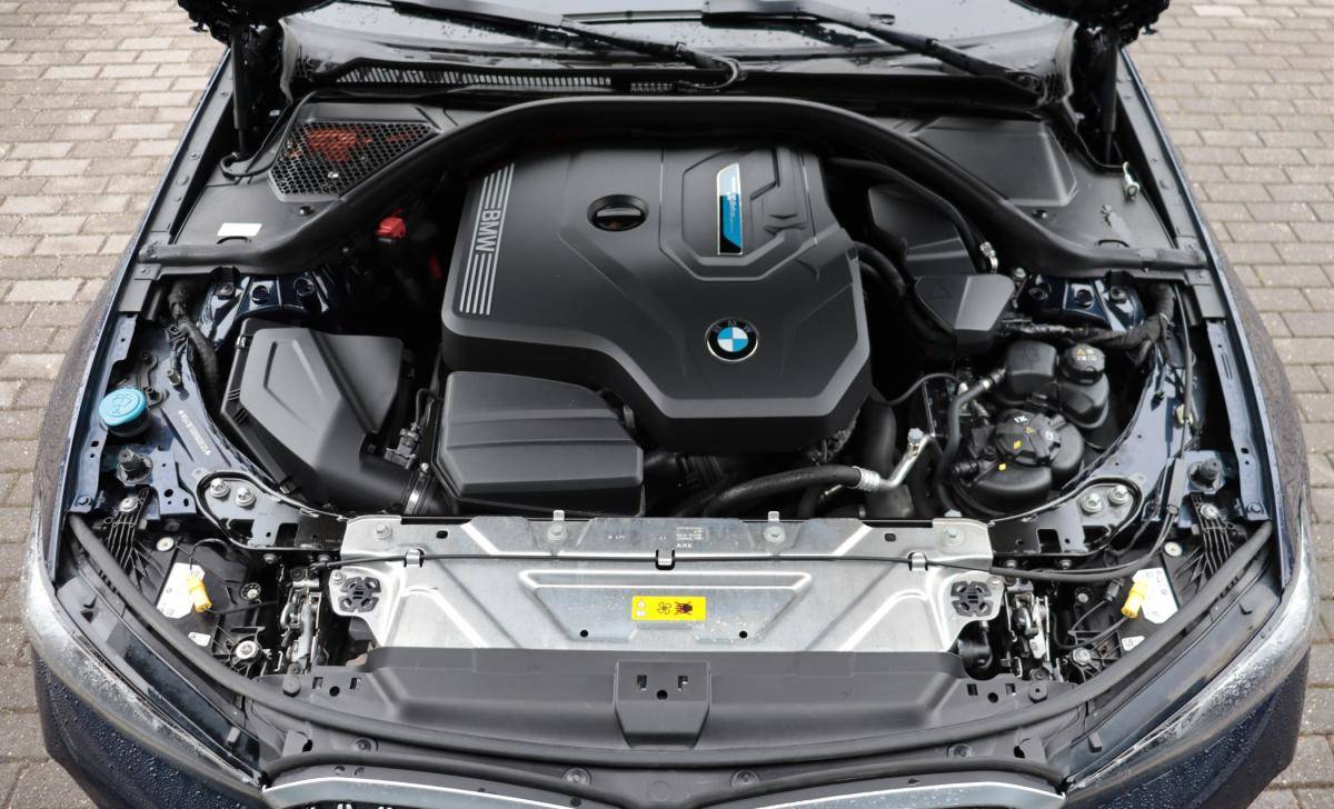 bmw-serie-3-2023-hibrido-a-gasolina-1998cc