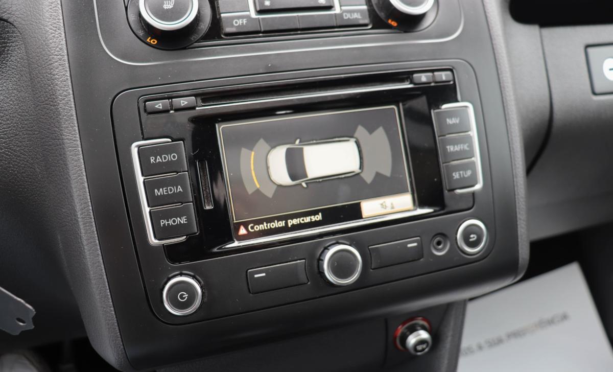 volkswagen-touran-2012-diesel-1598cc