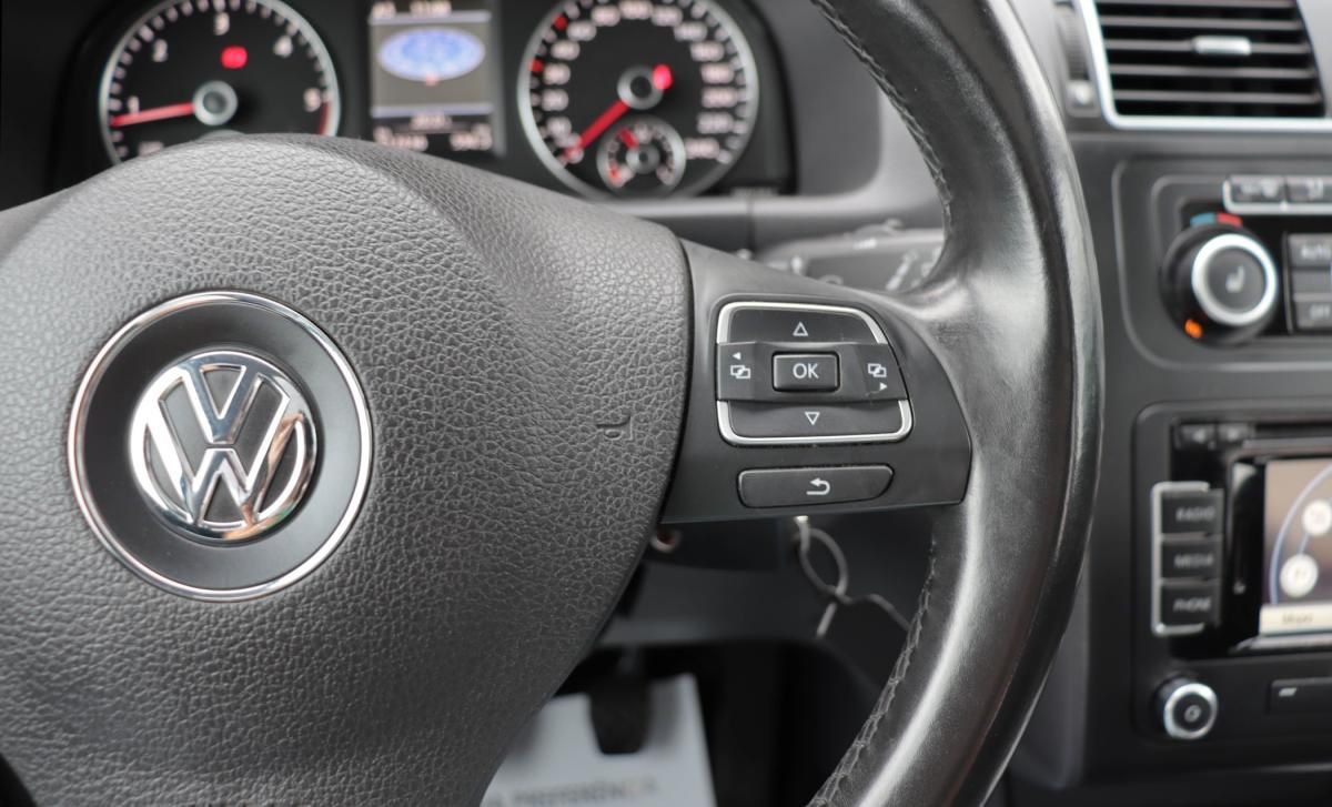 volkswagen-touran-2012-diesel-1598cc
