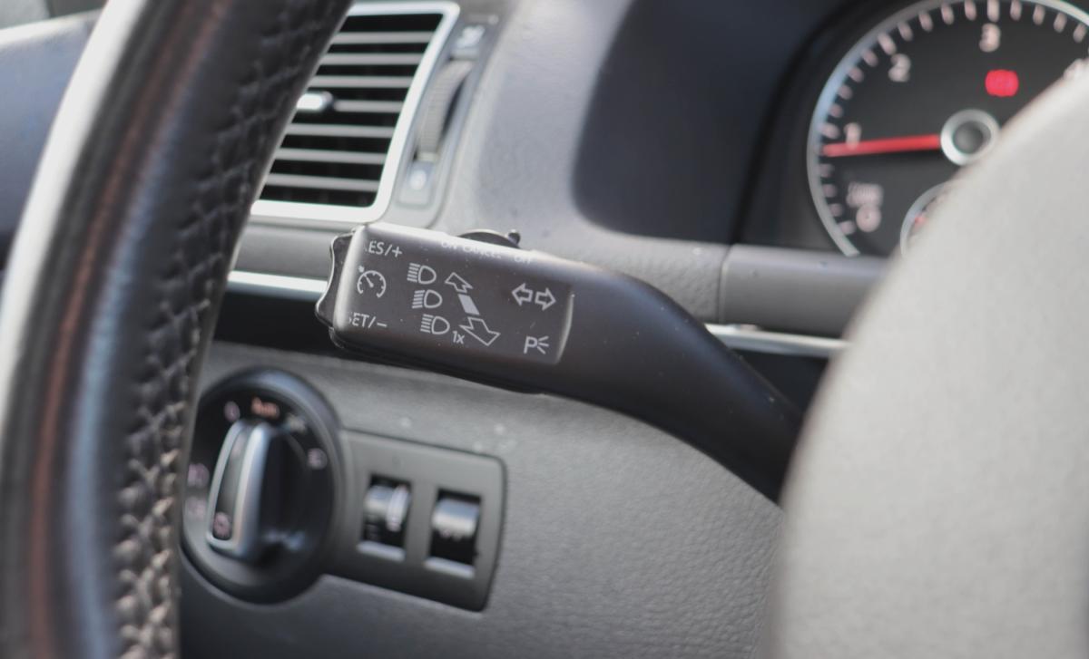 volkswagen-touran-2012-diesel-1598cc