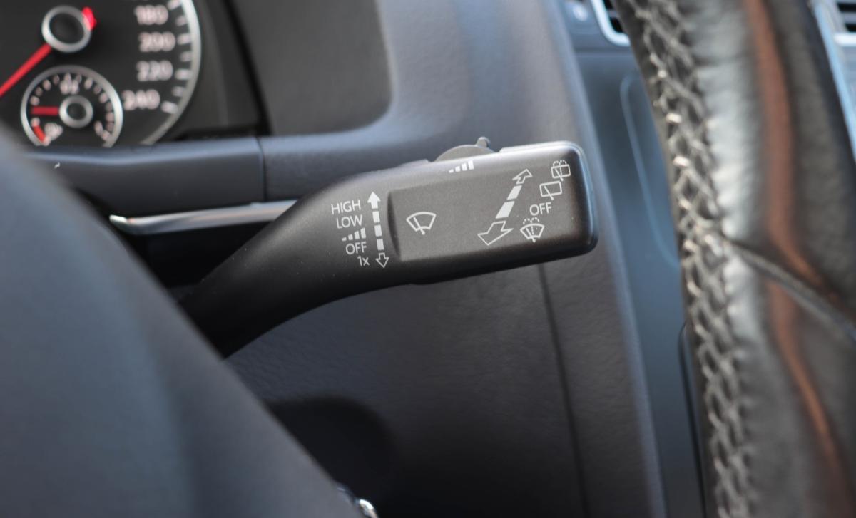 volkswagen-touran-2012-diesel-1598cc