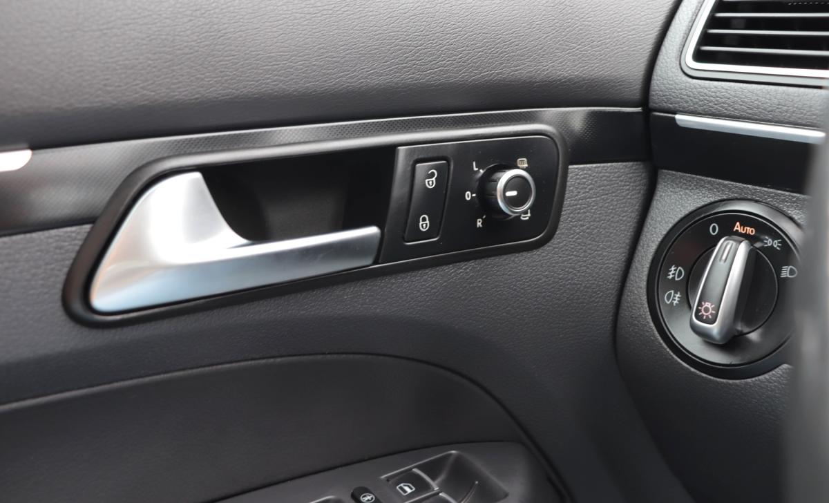 volkswagen-touran-2012-diesel-1598cc