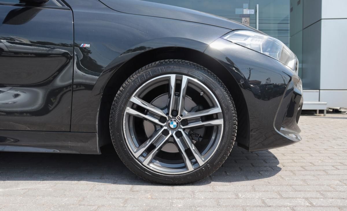 bmw-serie-1-2023-gasolina-1499cc