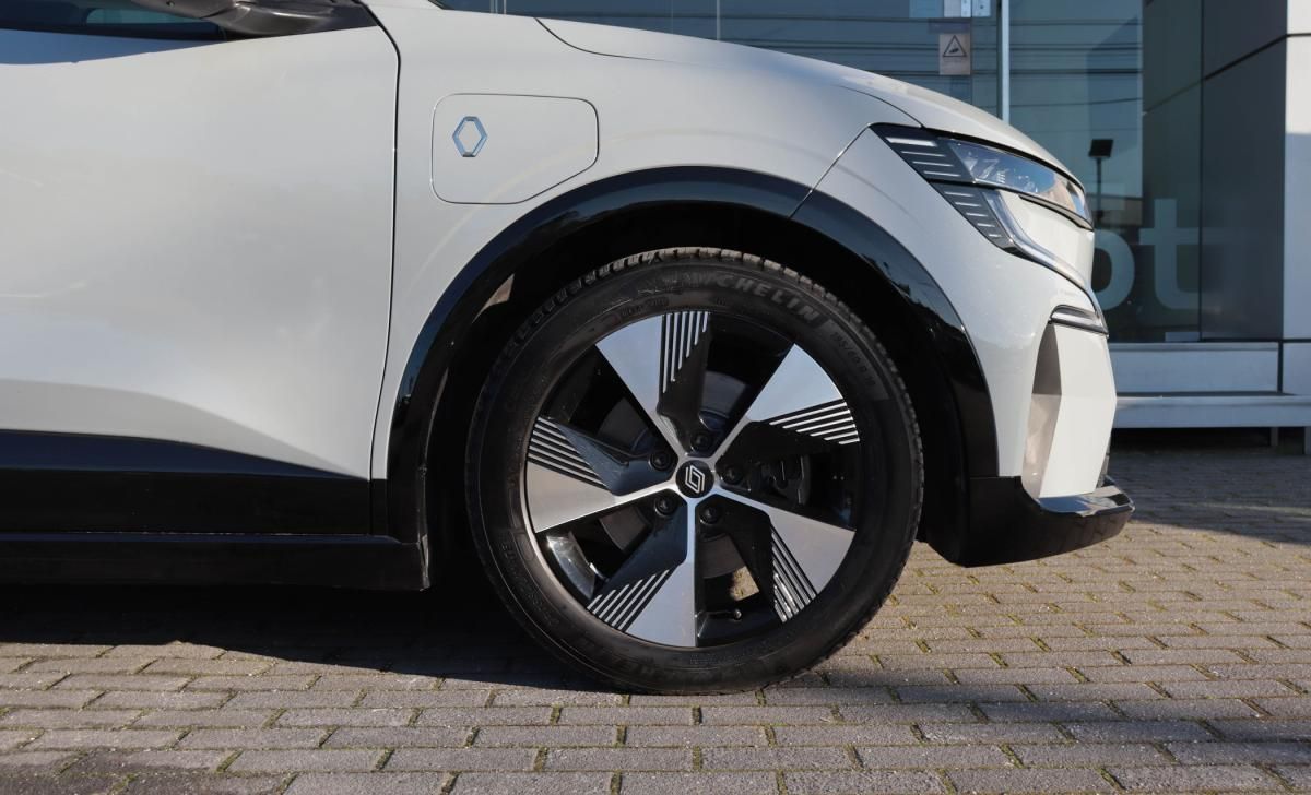 renault-megane-2022-eletrico-0cc