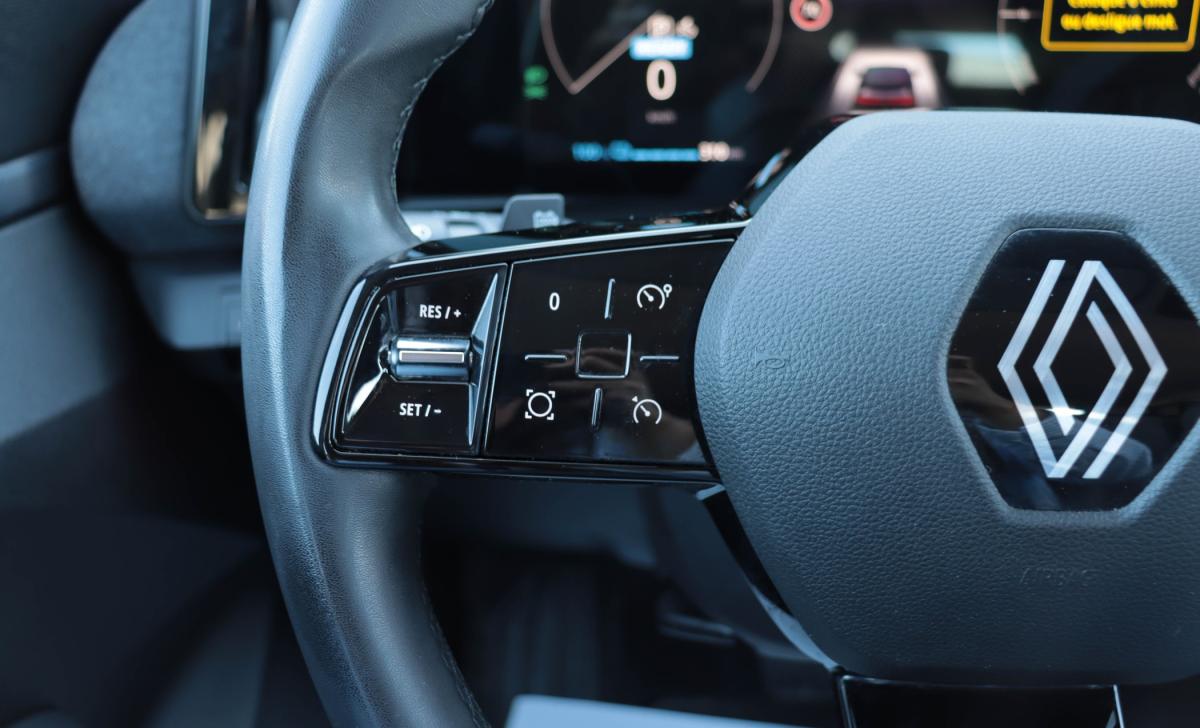 renault-megane-2022-eletrico-0cc