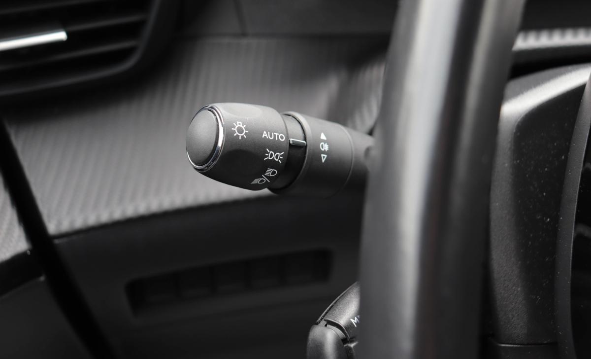 peugeot-2008-2024-gasolina-1199cc