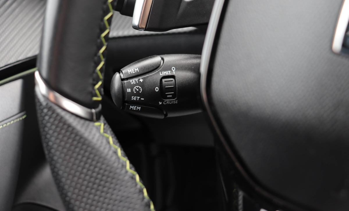 peugeot-2008-2024-gasolina-1199cc