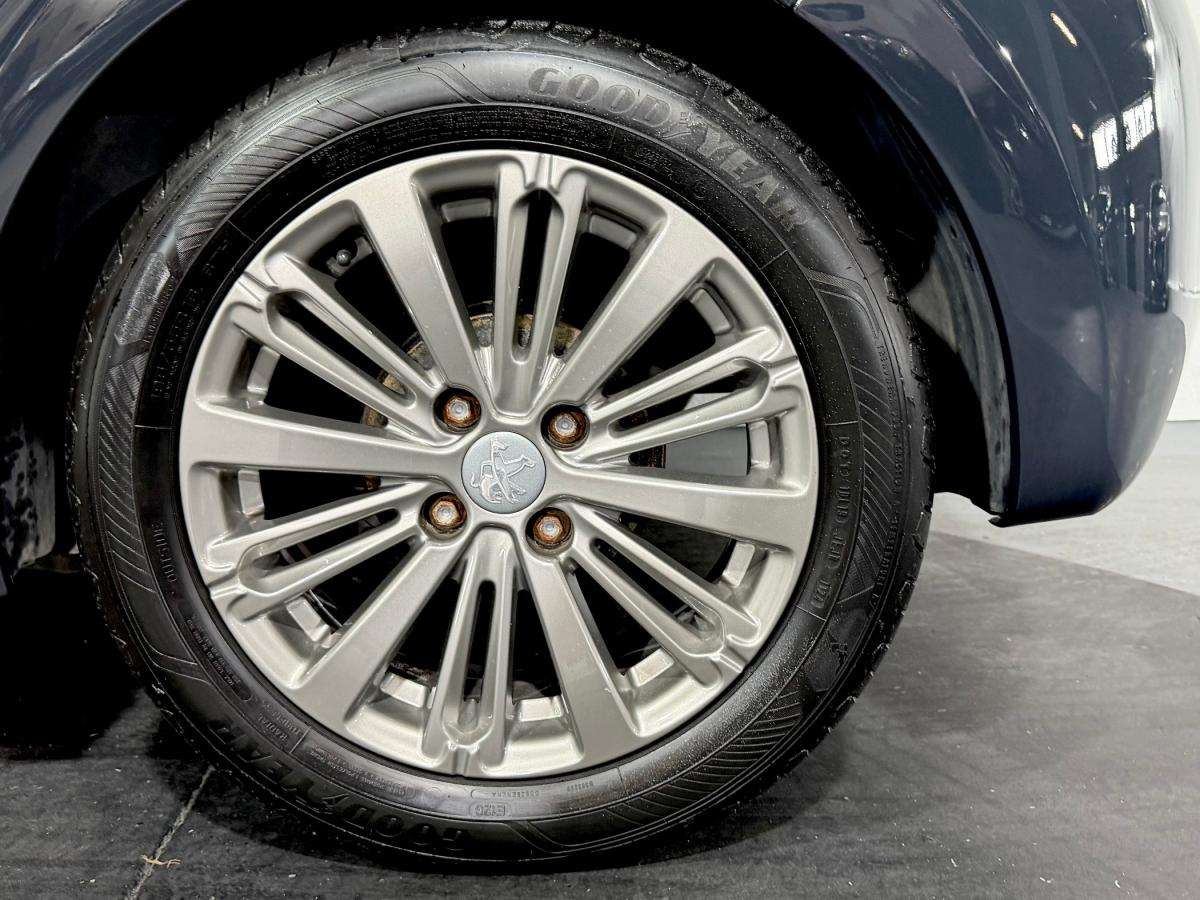 peugeot-208-2017-gasolina-1199cc