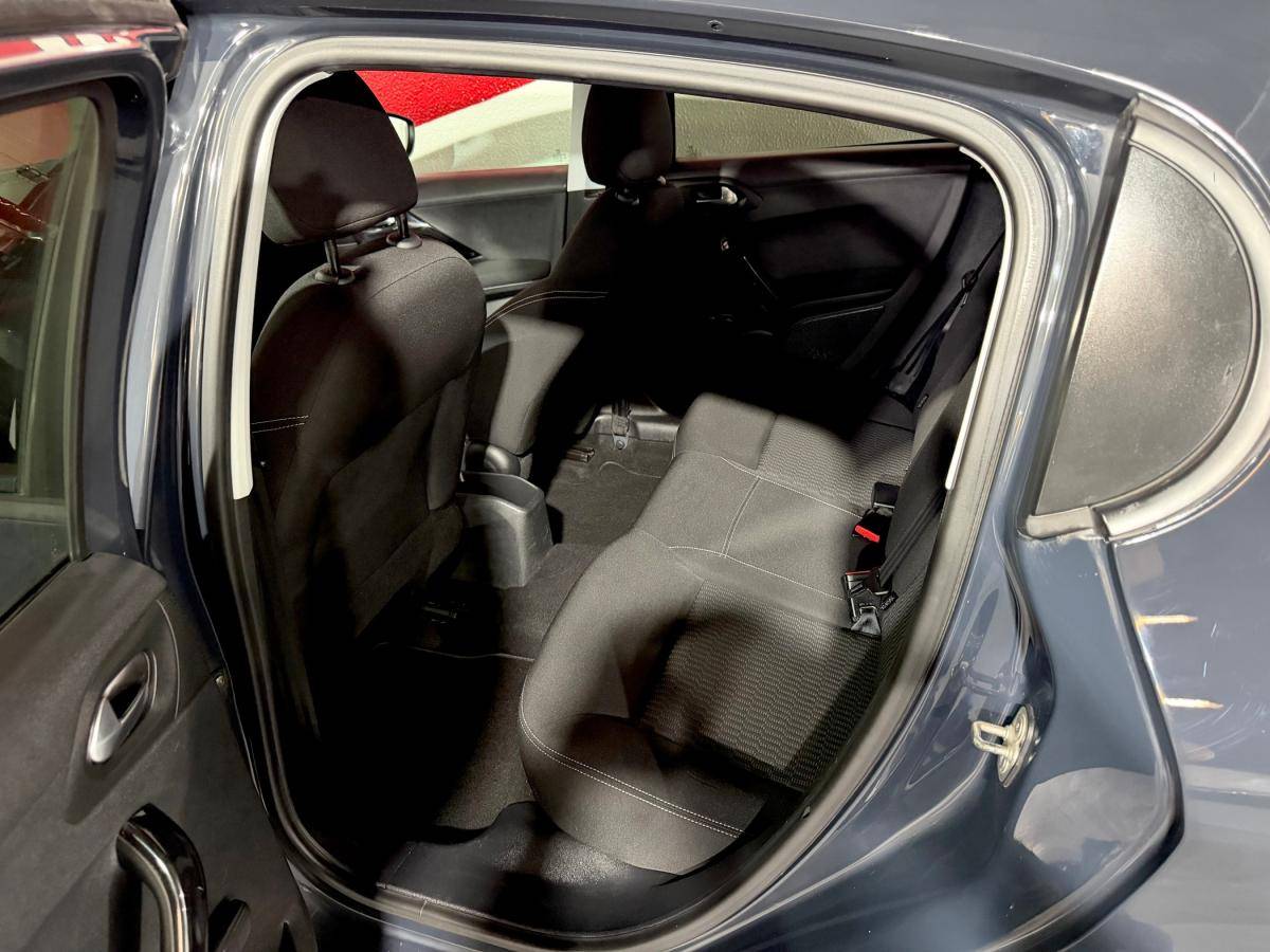 peugeot-208-2017-gasolina-1199cc