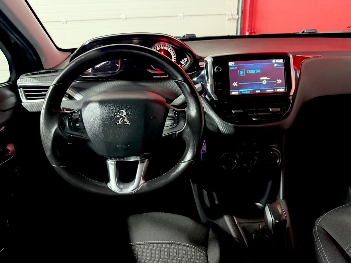 peugeot-208-2017-gasolina-1199cc