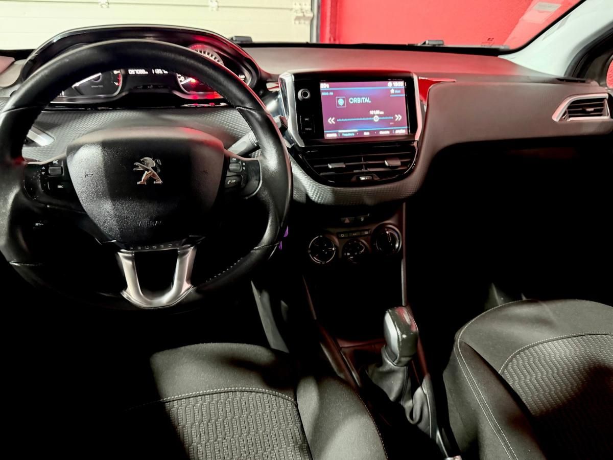 peugeot-208-2017-gasolina-1199cc