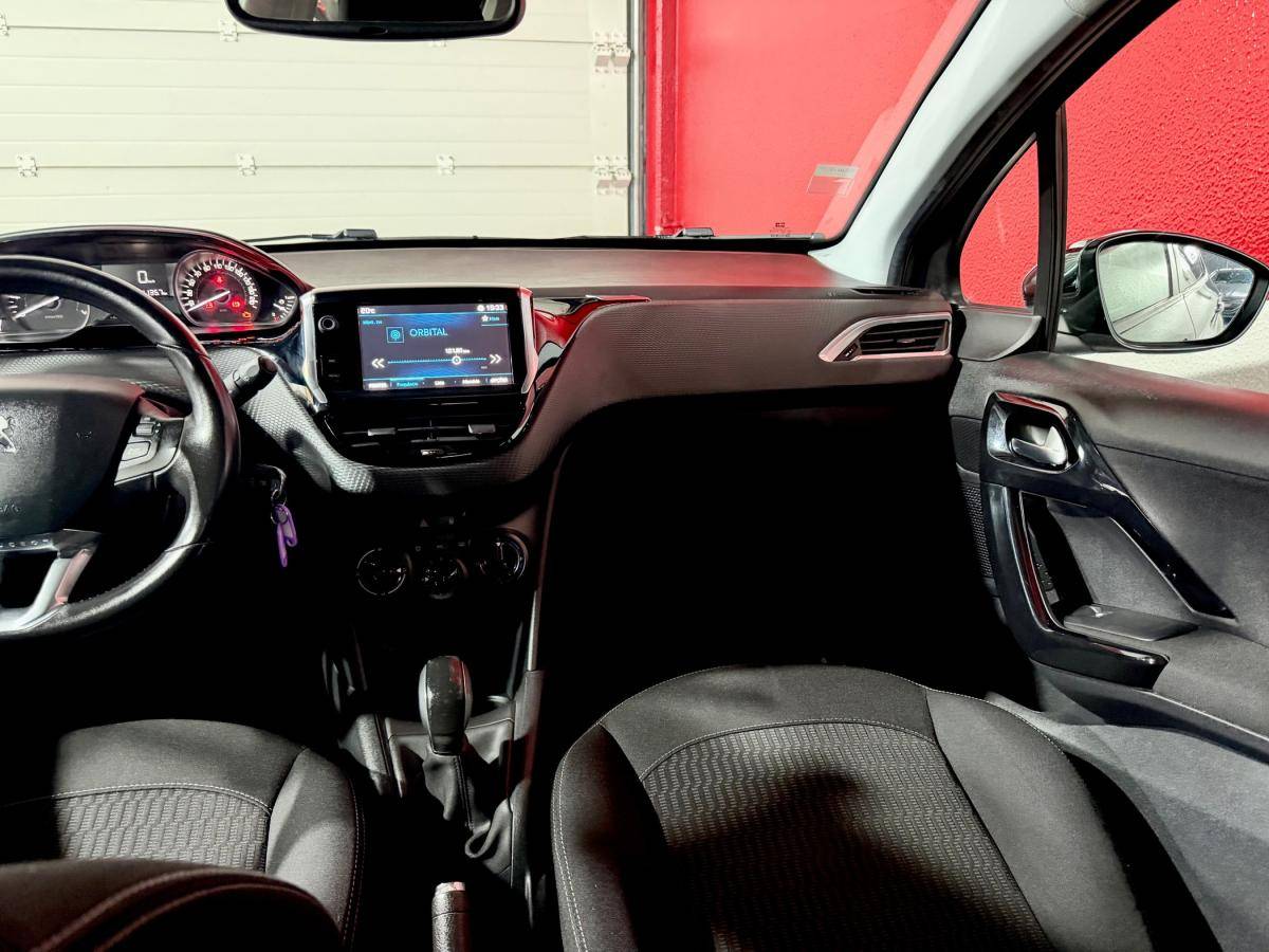 peugeot-208-2017-gasolina-1199cc