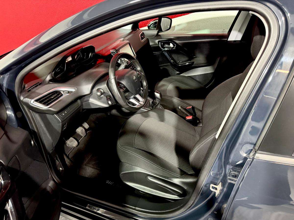 peugeot-208-2017-gasolina-1199cc