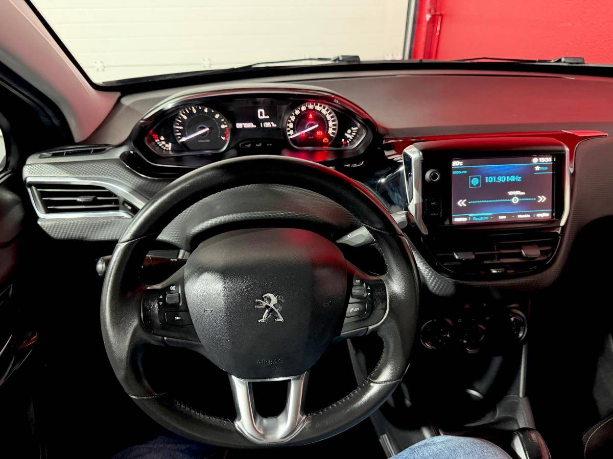 peugeot-208-2017-gasolina-1199cc