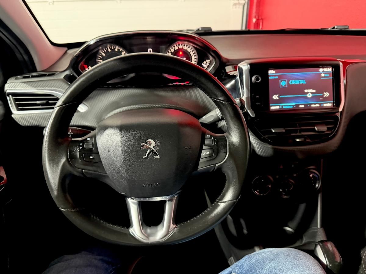 peugeot-208-2017-gasolina-1199cc