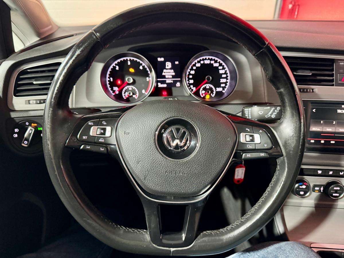 volkswagen-golf-variant-2015-diesel-1598cc