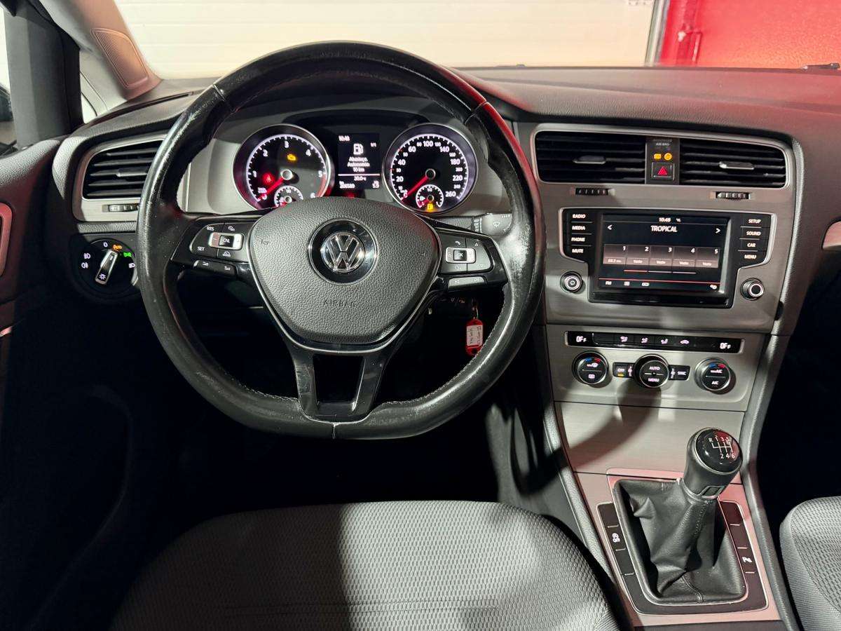 volkswagen-golf-variant-2015-diesel-1598cc