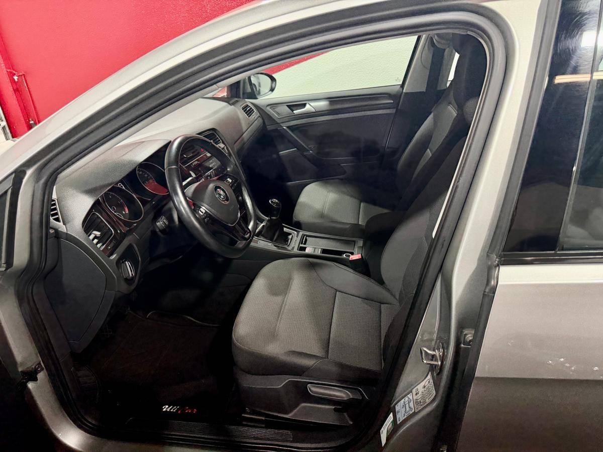 volkswagen-golf-variant-2019-diesel-1598cc