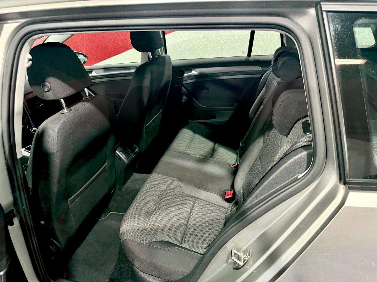 volkswagen-golf-variant-2019-diesel-1598cc