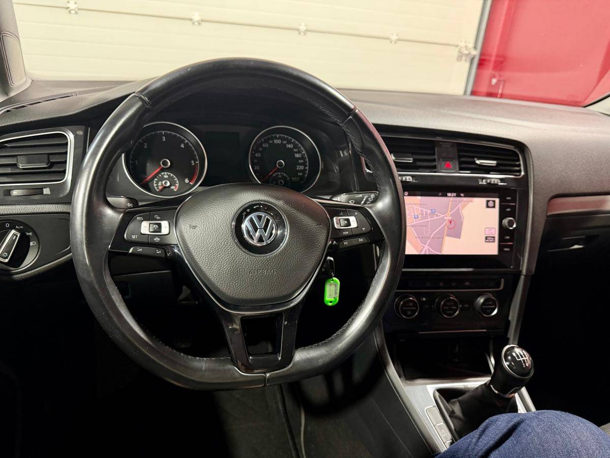 volkswagen-golf-variant-2019-diesel-1598cc