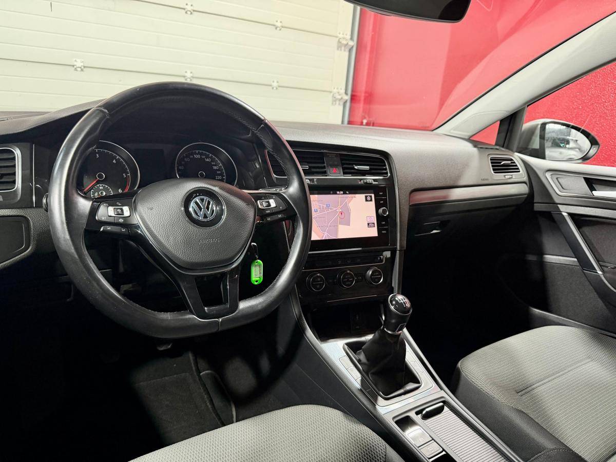 volkswagen-golf-variant-2019-diesel-1598cc