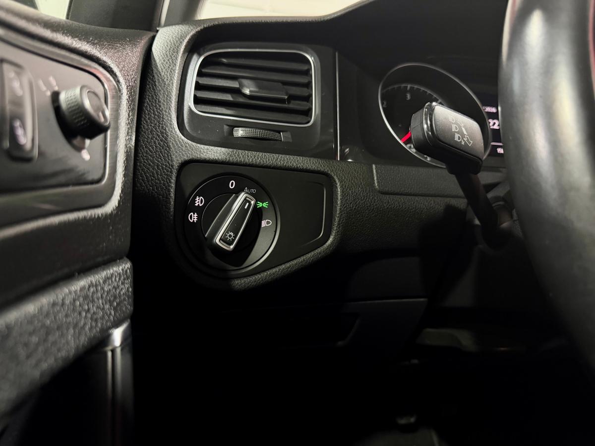 volkswagen-golf-variant-2019-diesel-1598cc