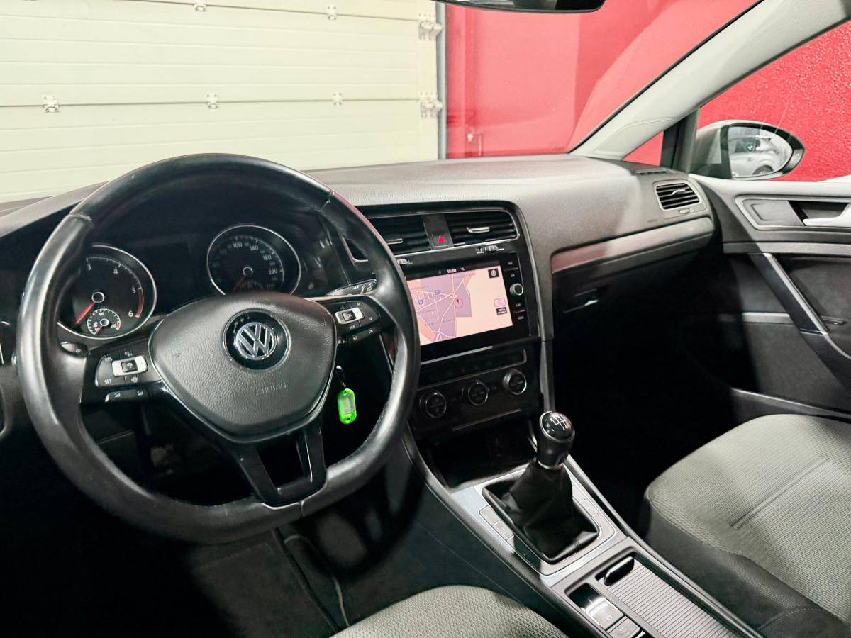 volkswagen-golf-variant-2019-diesel-1598cc
