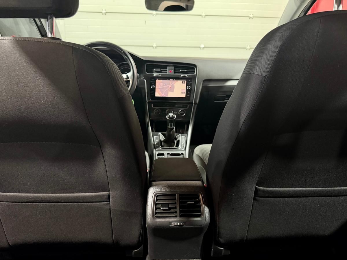 volkswagen-golf-variant-2019-diesel-1598cc