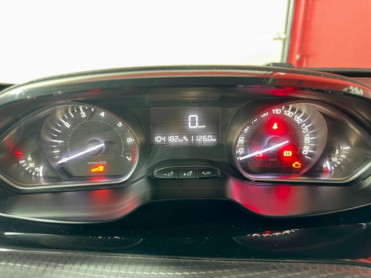 peugeot-208-2018-gasolina-1199cc