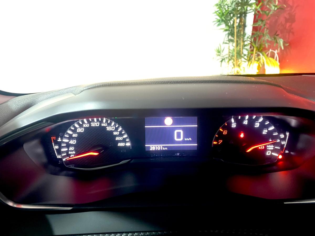 peugeot-208-2022-gasolina-1199cc