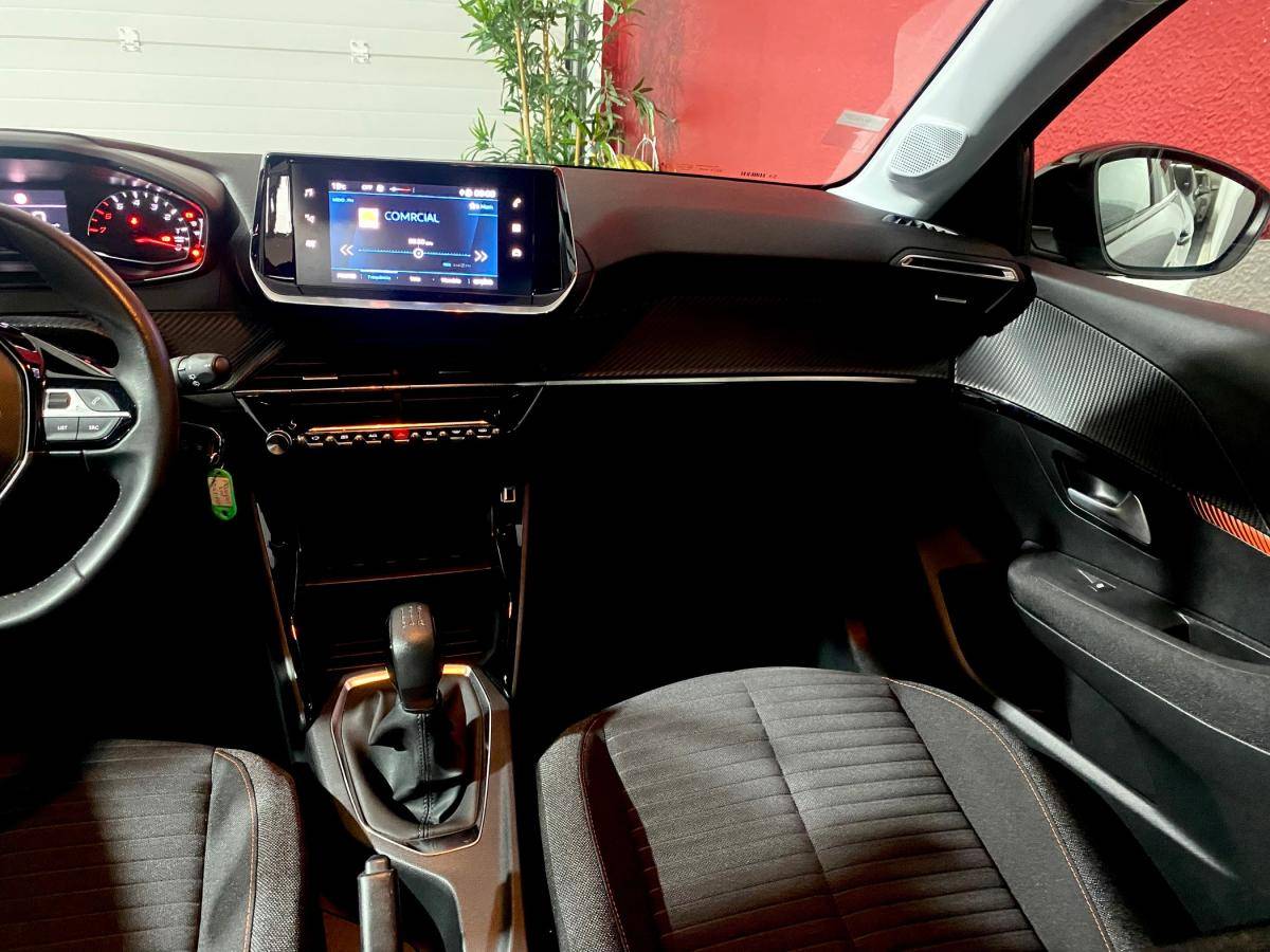 peugeot-208-2022-gasolina-1199cc