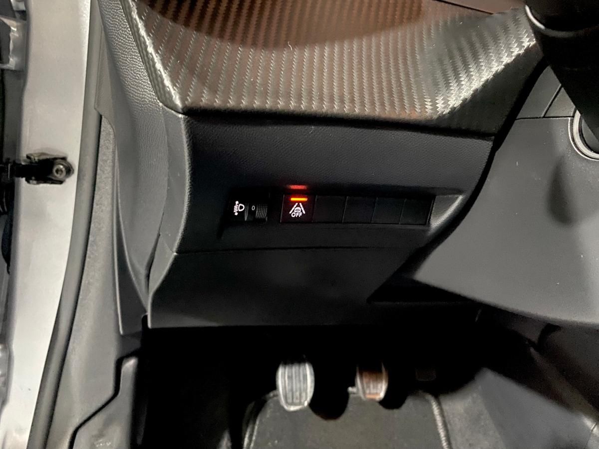peugeot-208-2022-gasolina-1199cc