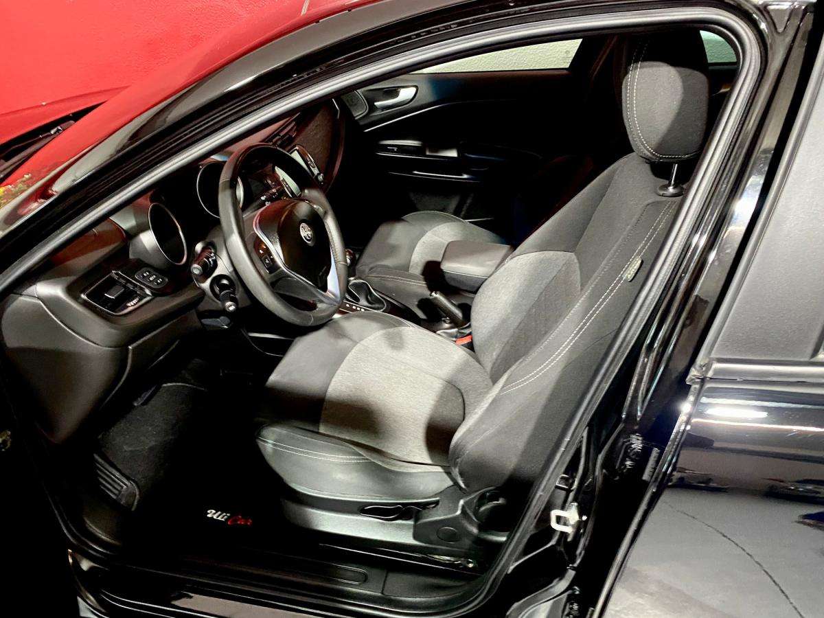 alfa-romeo-giulietta-2019-diesel-1598cc