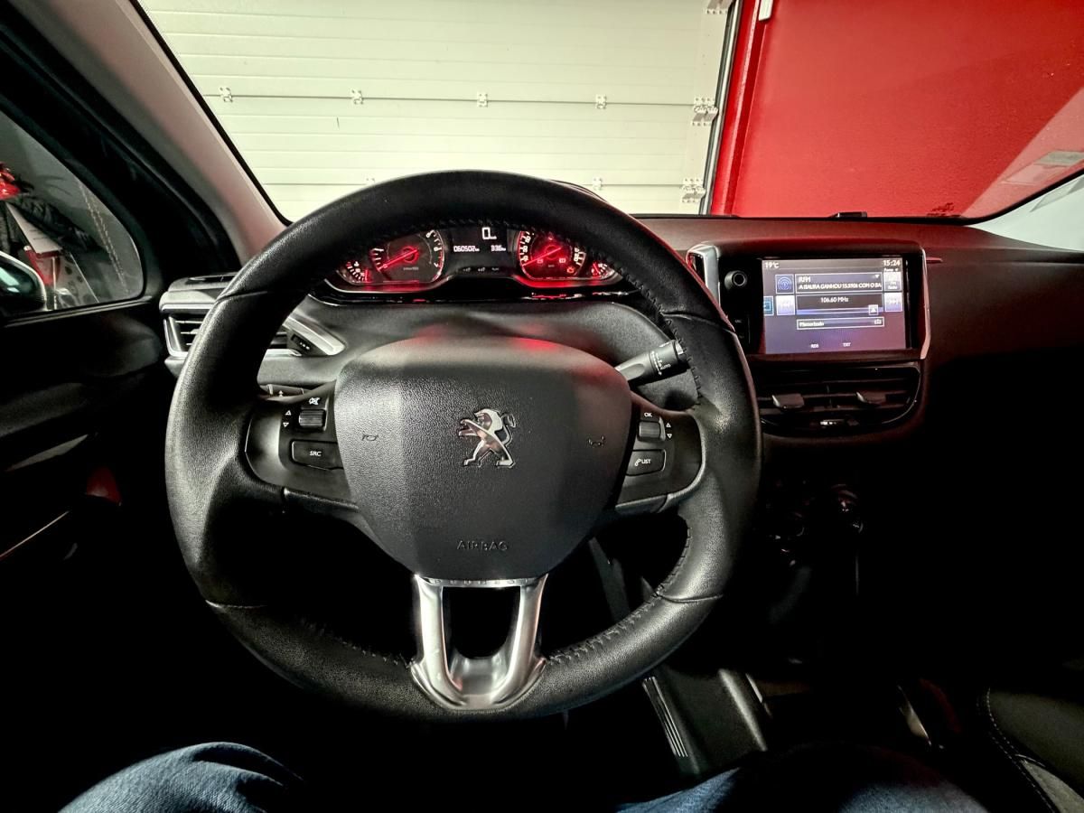 peugeot-208-2015-gasolina-1199cc