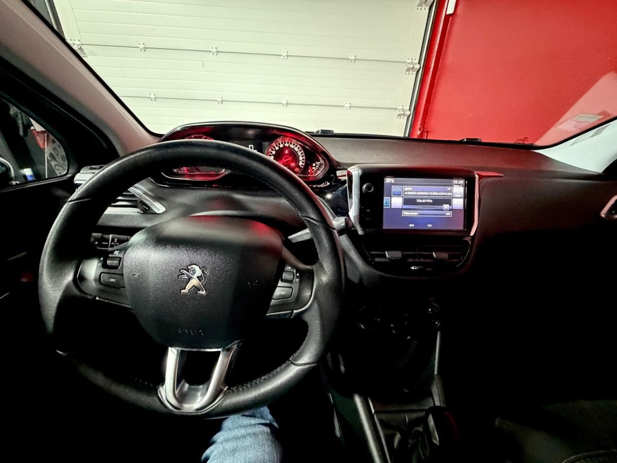 peugeot-208-2015-gasolina-1199cc