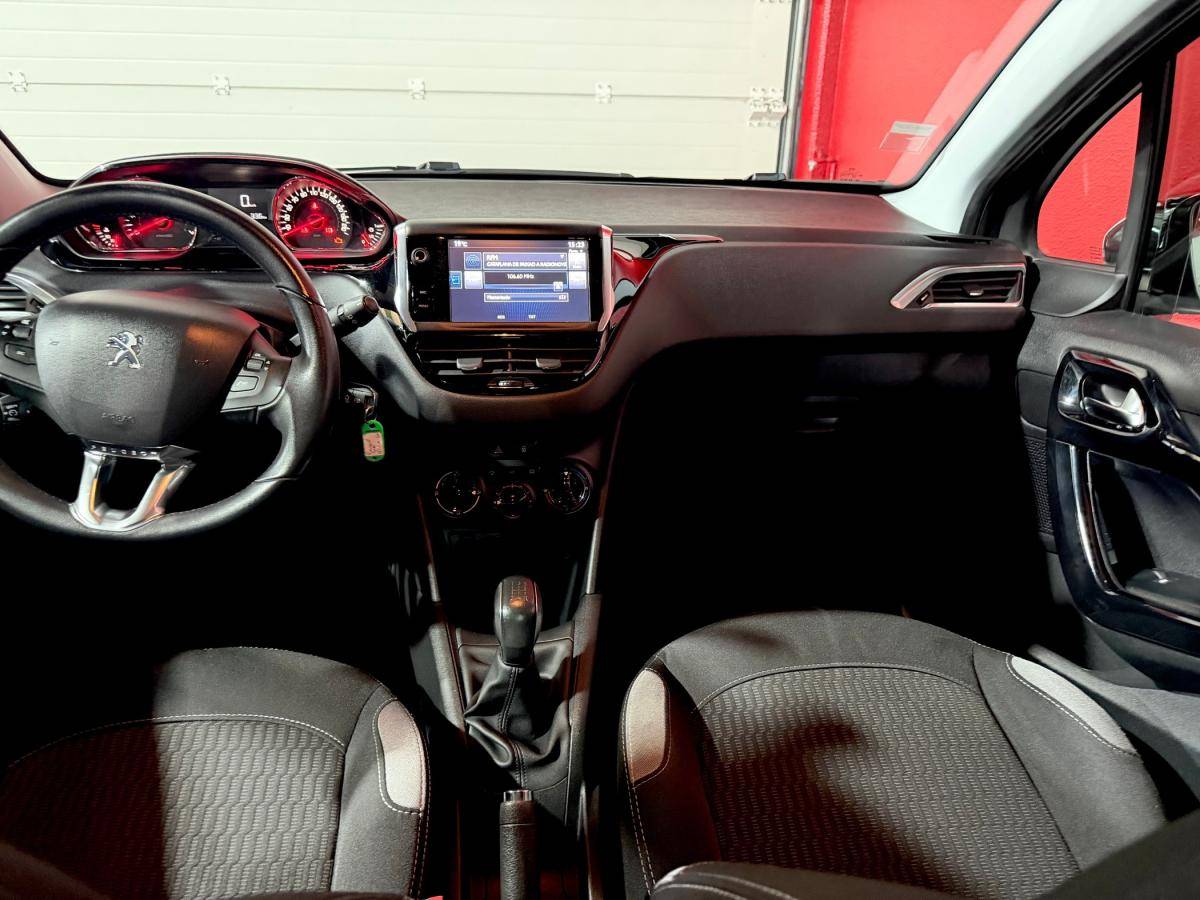 peugeot-208-2015-gasolina-1199cc