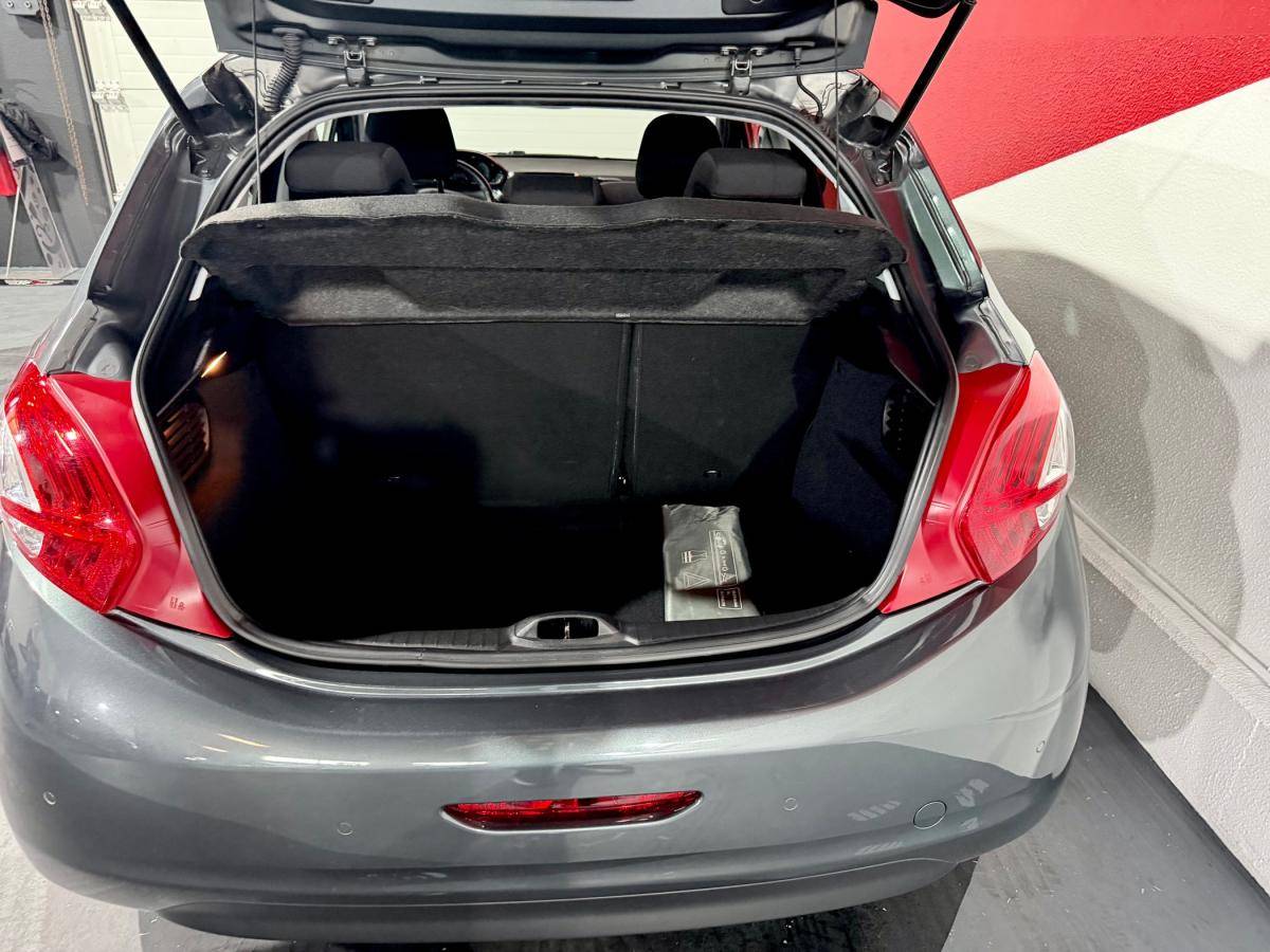 peugeot-208-2015-gasolina-1199cc