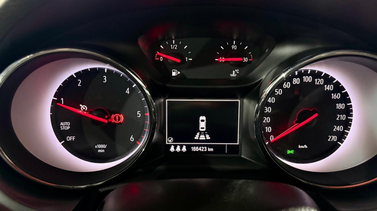 opel-astra-2018-diesel-1598cc