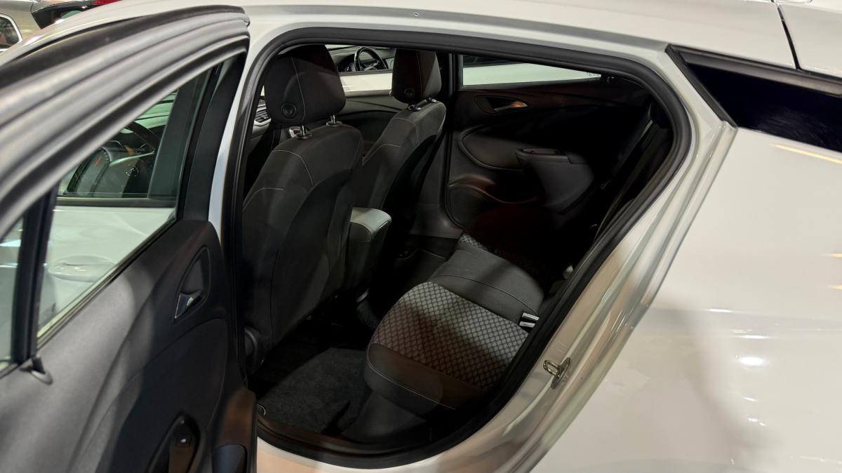 opel-astra-2018-diesel-1598cc
