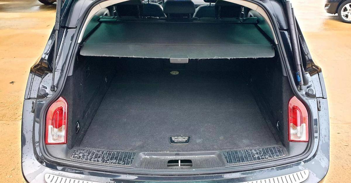 opel-insignia-sports-tourer-2011-diesel-1956cc