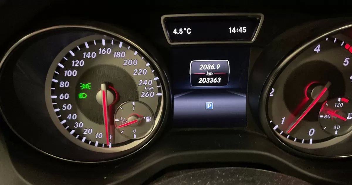 mercedes-benz-gla-2014-diesel-2143cc