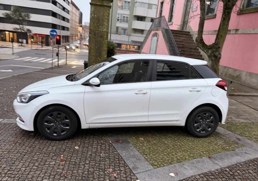 hyundai-i20-1-1-75cv-2017-diesel-1120cc
