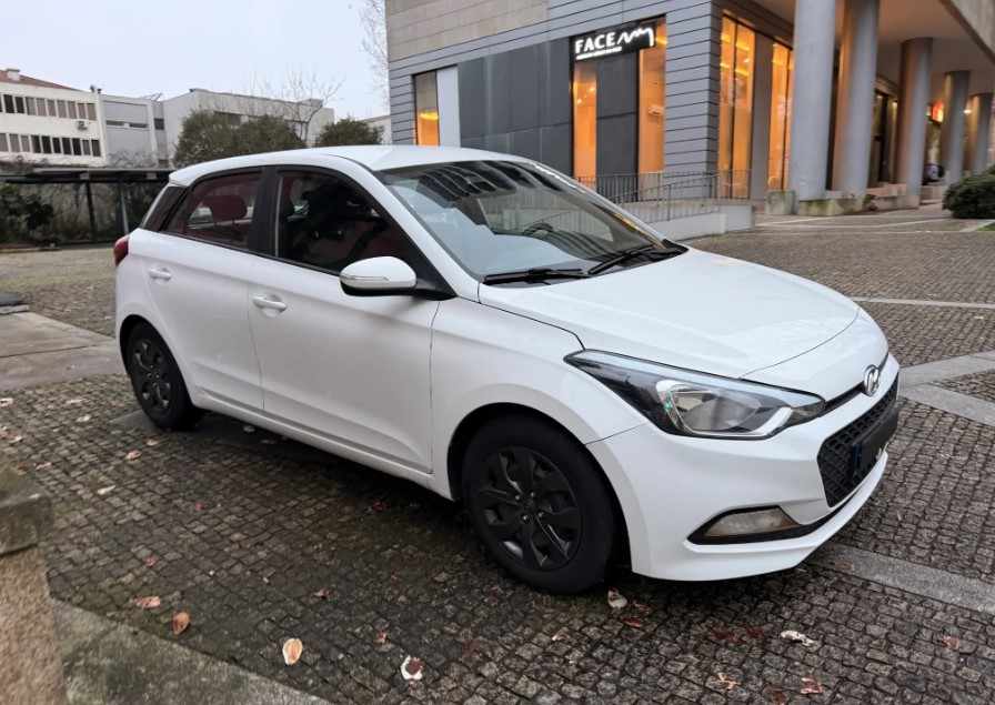 hyundai-i20-1-1-75cv-2017-diesel-1120cc